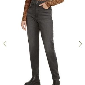 LEVI'SWomen's High Rise Tapered Leg Mom Jeans - Black